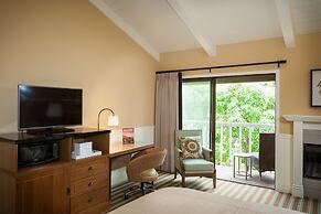 Lighthouse Lodge And Cottages