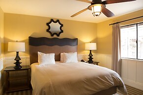 Lighthouse Lodge And Cottages