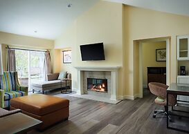 Lighthouse Lodge And Cottages