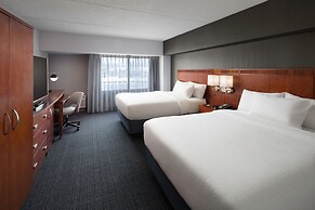 Courtyard By Marriott Shelton