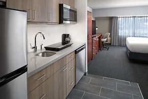 Courtyard By Marriott Shelton