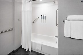 Courtyard By Marriott Shelton