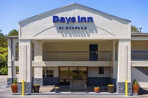 Days Inn by Wyndham Acworth