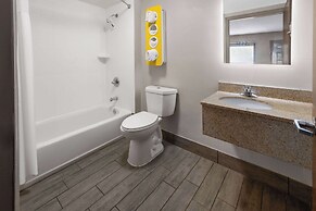 Days Inn by Wyndham Acworth