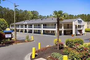 Days Inn by Wyndham Acworth