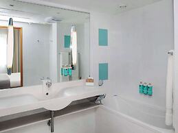 Novotel London West
