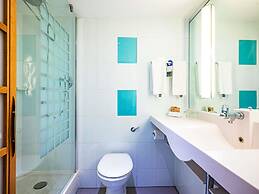 Novotel London West