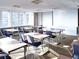 Novotel London West