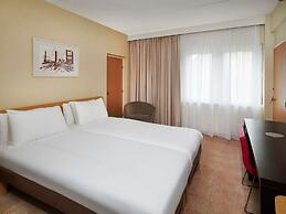 Novotel London West
