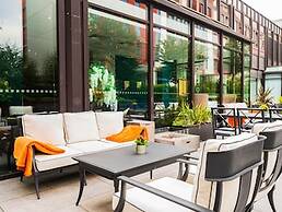 Novotel London West