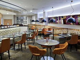 Novotel London West