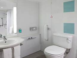 Novotel London West