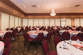 Ramada Hotel & Conference Center by Wyndham Plymouth