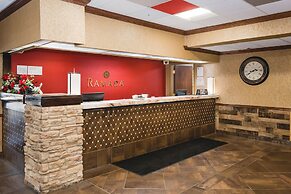 Ramada Hotel & Conference Center by Wyndham Plymouth