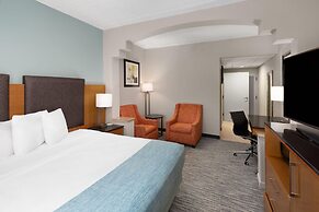 Wingate by Wyndham Greensboro/Coliseum