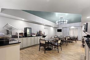 Wingate by Wyndham Greensboro/Coliseum