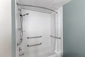 Wingate by Wyndham Greensboro/Coliseum