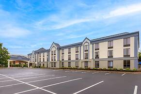 Wingate by Wyndham Greensboro/Coliseum