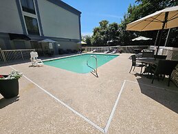 Wingate by Wyndham Greensboro/Coliseum