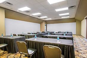 Greenstay Inn & Suites CourtView