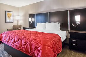 Greenstay Inn & Suites CourtView