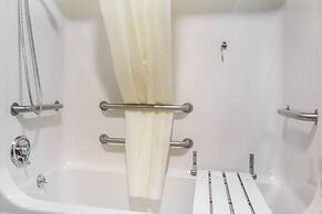 Greenstay Inn & Suites CourtView