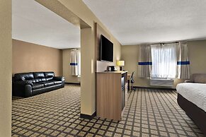 Clarion Pointe Bloomington – Normal near I-55 and University