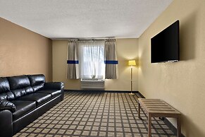 Clarion Pointe Bloomington – Normal near I-55 and University