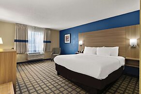 Clarion Pointe Bloomington – Normal near I-55 and University
