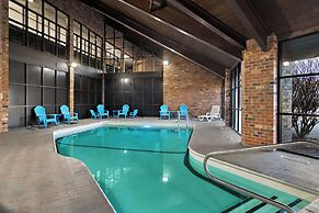 Clarion Pointe Bloomington – Normal near I-55 and University