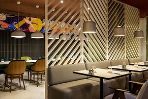 Pullman Paris Montparnasse Hotel