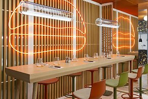 Pullman Paris Montparnasse Hotel