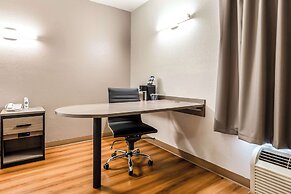 Red Lion Inn & Suites Pontoon Beach