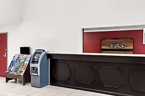 Red Lion Inn & Suites Pontoon Beach