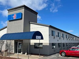 Motel 6 Green Bay, WI - Lambeau
