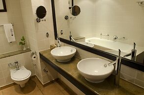 Sunbird Capital Hotel