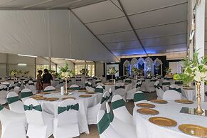 Sunbird Capital Hotel