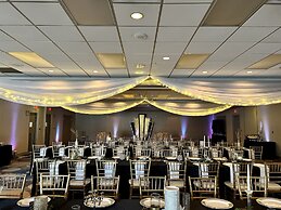 Eastland Suites Hotel & Conference Ctr, Trademark by Wyndham