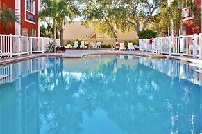 Holiday Inn Express & Suites Bradenton West by IHG