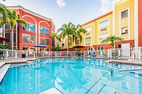 Holiday Inn Express & Suites Bradenton West, an IHG Hotel