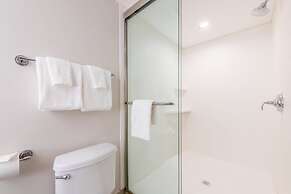 Holiday Inn Express & Suites Bradenton West by IHG