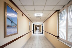 Clarion Hotel Detroit Metro Airport