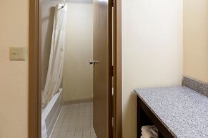 Clarion Hotel Detroit Metro Airport