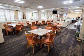 Clarion Hotel Detroit Metro Airport