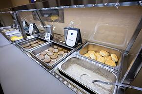 Clarion Hotel Detroit Metro Airport