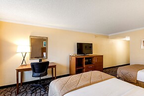 Clarion Hotel Detroit Metro Airport