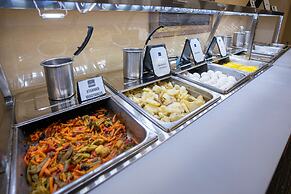 Clarion Hotel Detroit Metro Airport