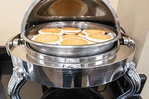 Clarion Hotel Detroit Metro Airport