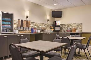 Country Inn & Suites by Radisson, Fergus Falls, MN