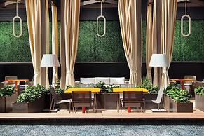 Sheraton Grand Los Angeles